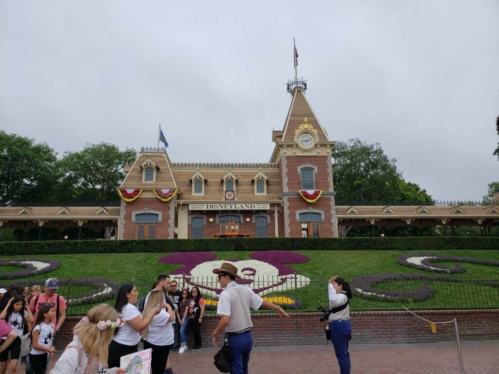 Disneyland Entrance Mickey